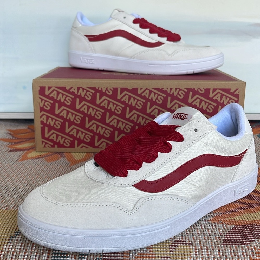 Vans Men’s Cruze Too Cc 90s Retro Blanc De Blanc
VN000CMTJVY
Sneakers